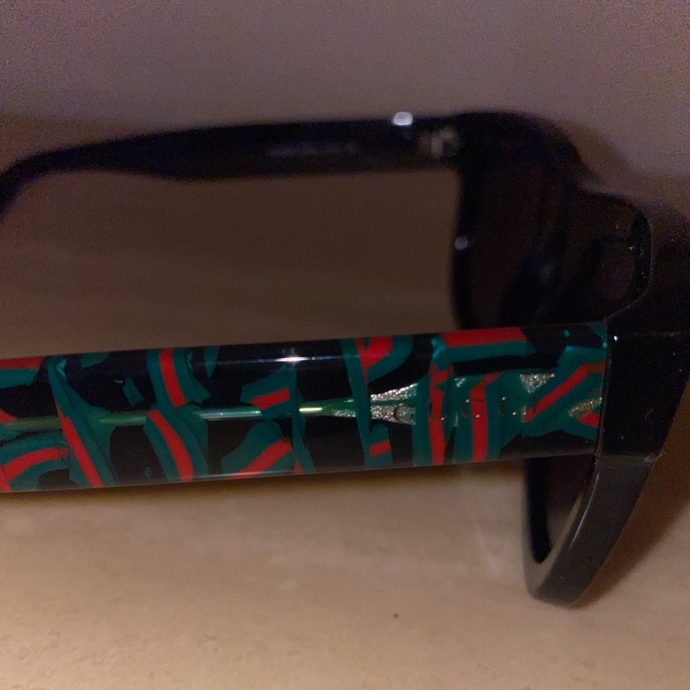 Gucci Black Sunglasses - Picture 4 of 5